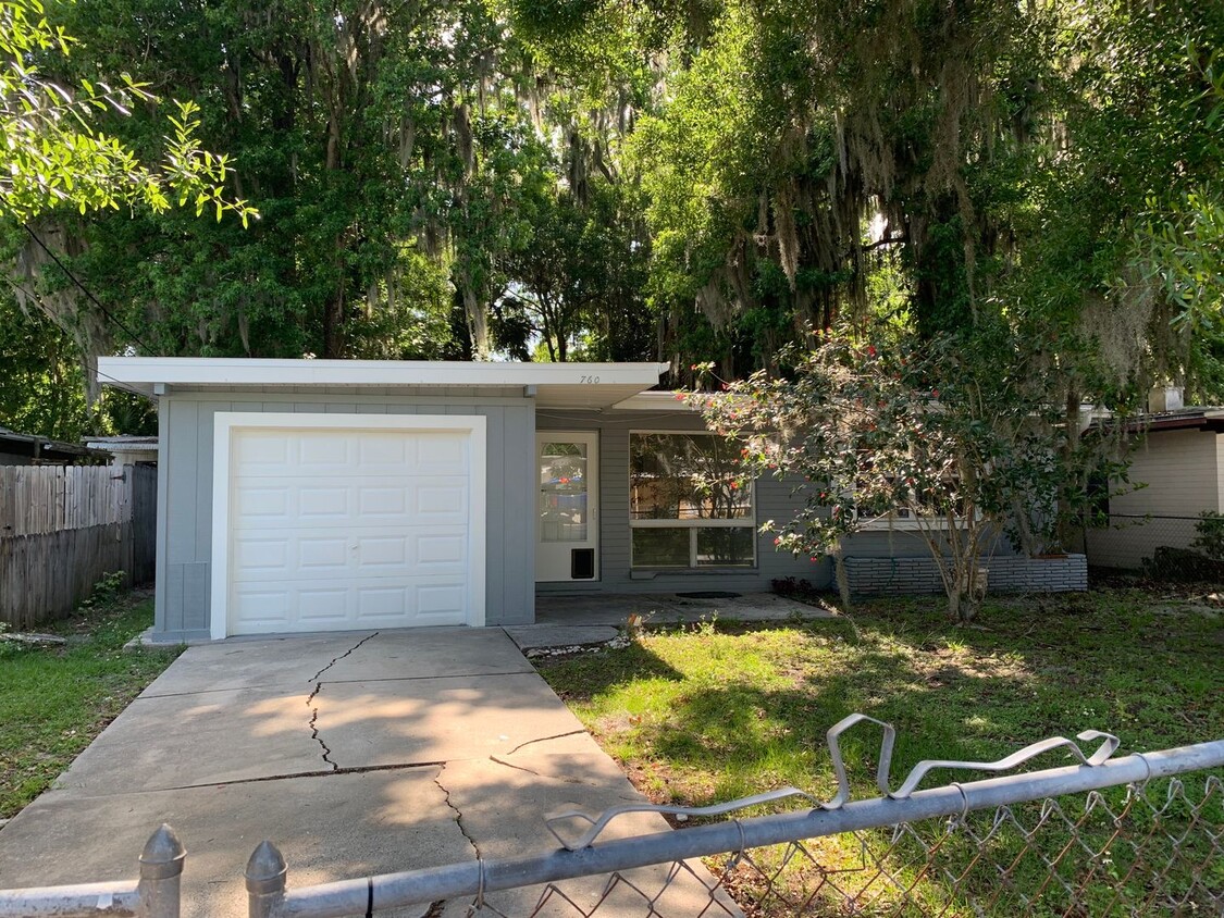 Primary Photo - 760 Greenway Pl