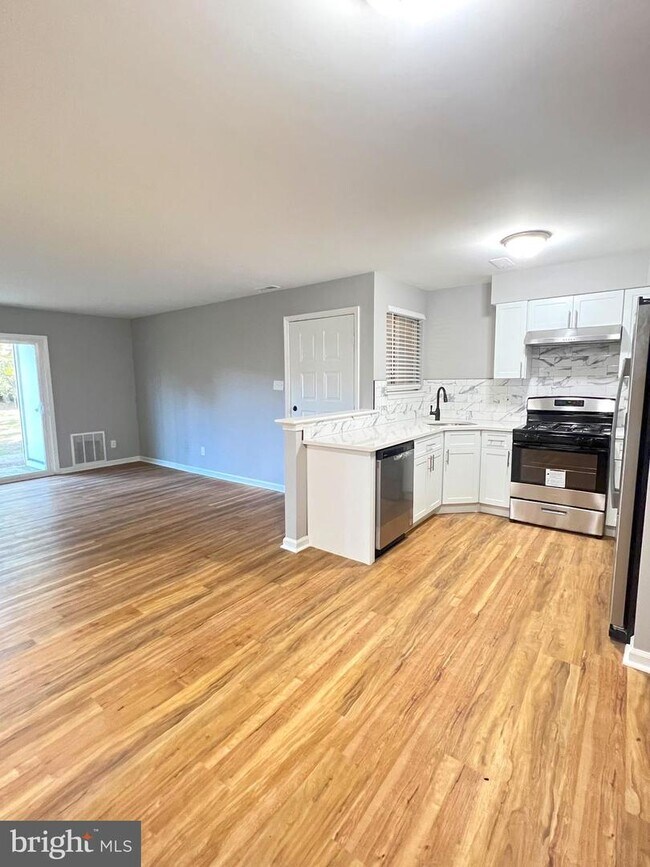 Foto del edificio - 1054 Tristram Cir