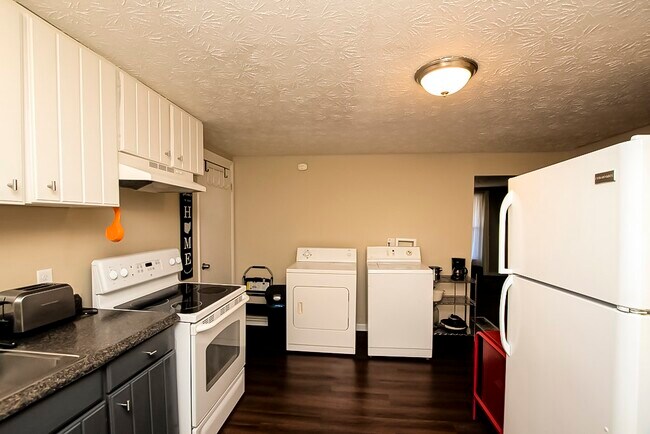Building Photo - 934 Kercher Street, Unit Lower