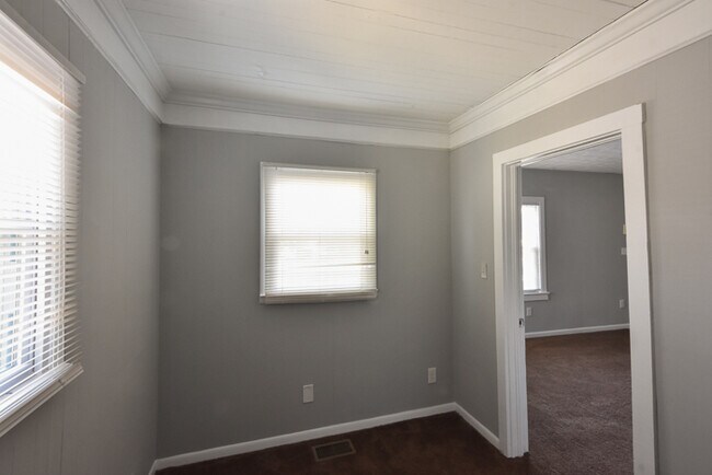 Building Photo - 2157 Mulberry St