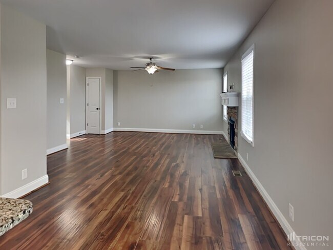 Building Photo - 495 Mirren Circle Clarksville TN