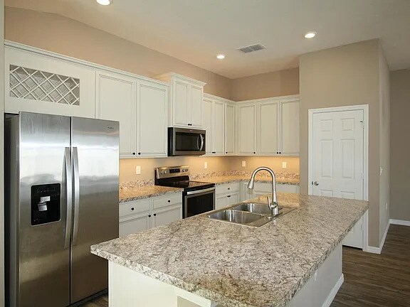 Foto del edificio - 5555 NW Pine Trail Cir