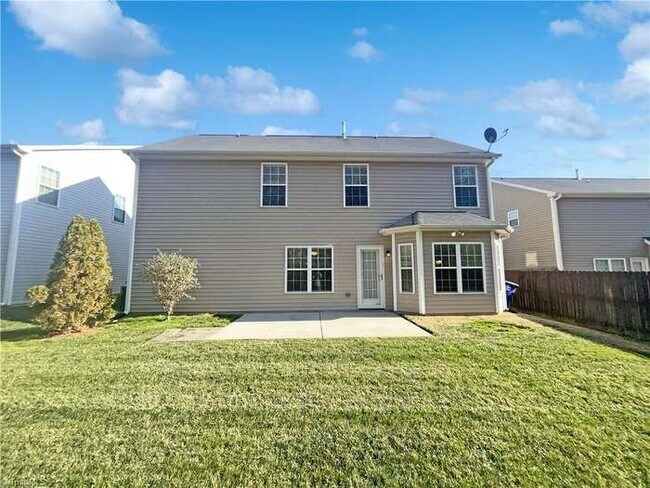 Foto del edificio - 2102 Longburn Dr