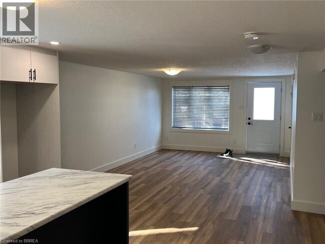 Photo du bâtiment - 72 Leamon St