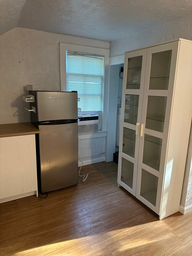 Photo - 200 NE 11th St Apartment