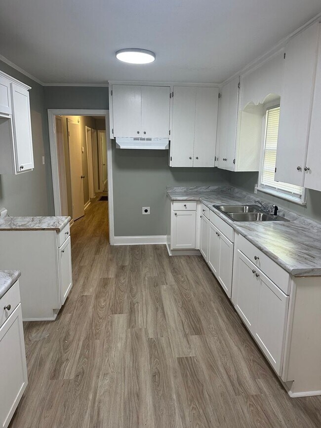 Foto del edificio - 205 Wildwood Terrace