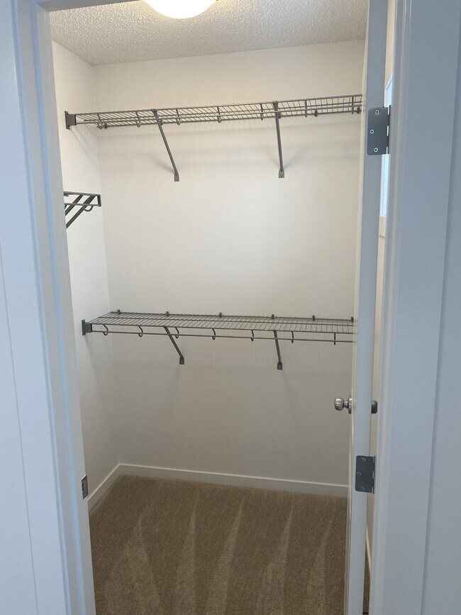 Photo du bâtiment - 1530 Tamarack Blvd NW