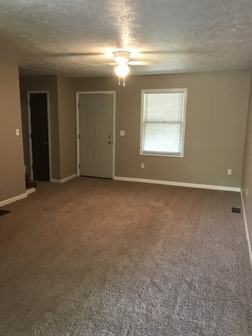 Large living room - 347 High St