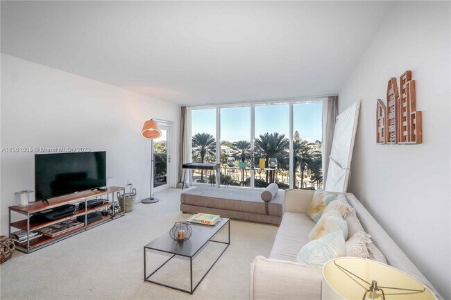 Foto del edificio - 10275 Collins Ave