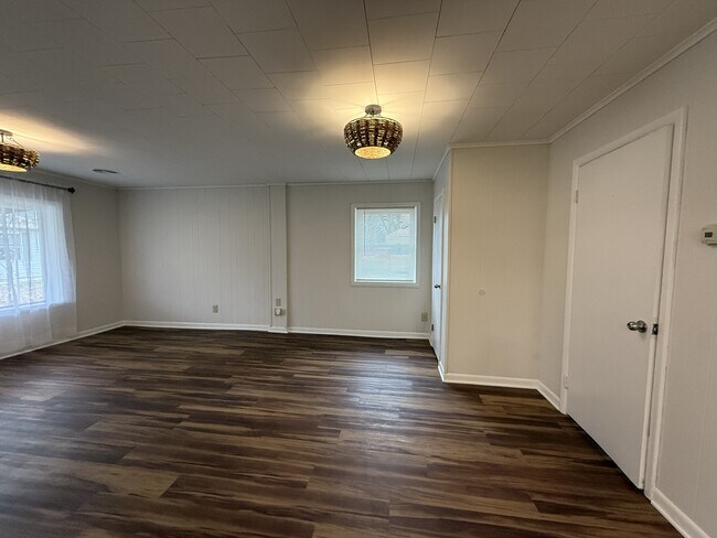 Foto del edificio - 211 E Park St