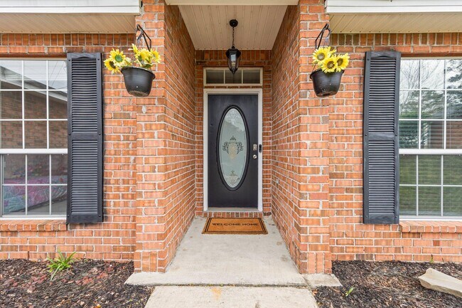 Foto del edificio - 220 Riverchase Blvd