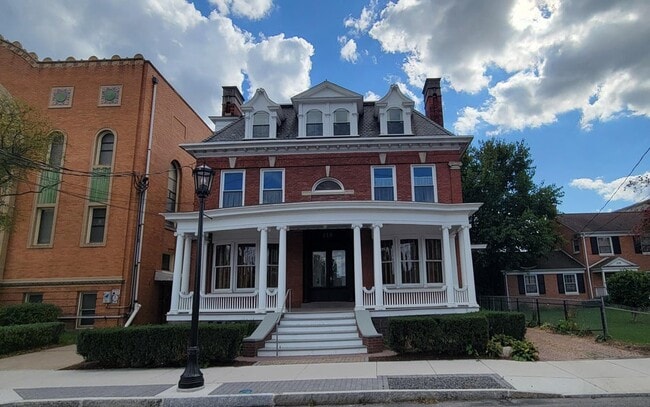 Building Photo - 248 S Franklin St