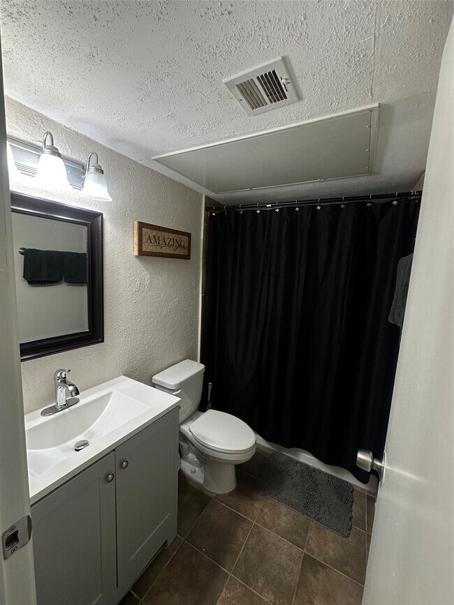 Foto del edificio - 6601 Sands Point Dr