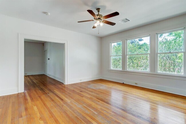Building Photo - 418 Branard St
