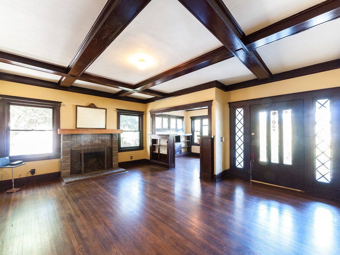 Foto principal - 522 E Cypress St