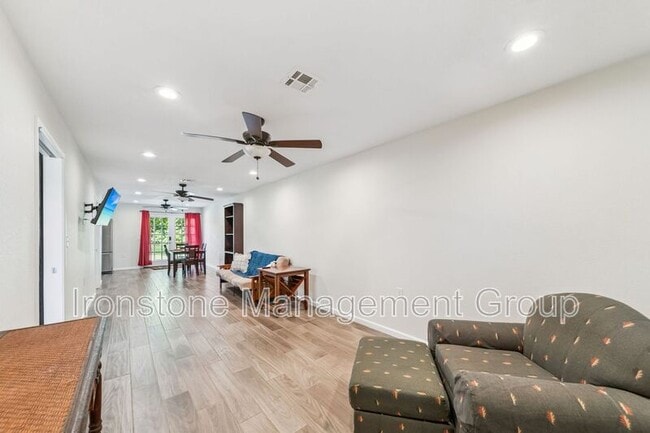 Building Photo - 9345 N 145th Ct E