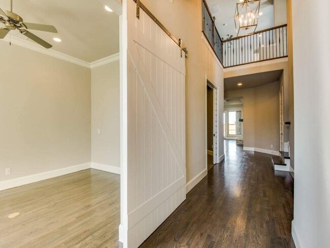 Photo - 1107 Sarah St House