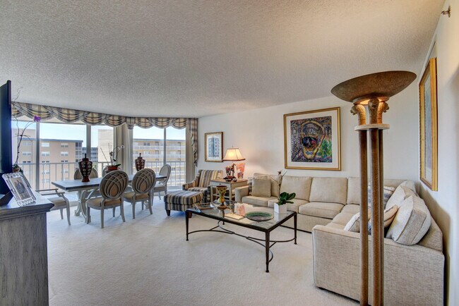 Foto del edificio - 3210 S Ocean Blvd