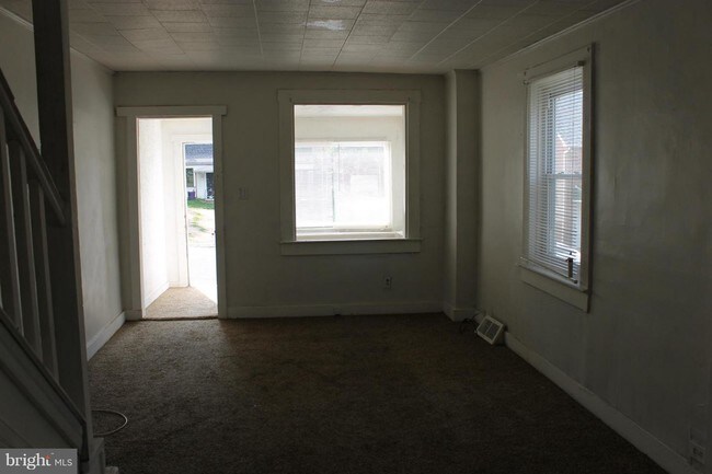 Building Photo - 7621 Cypress Ave
