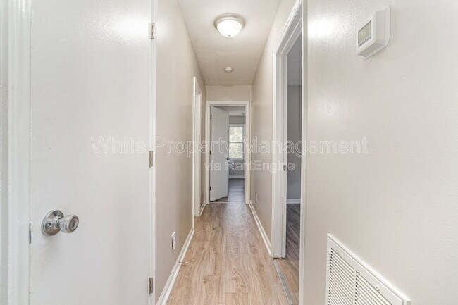 Building Photo - 6165 Meadow Rose Ln