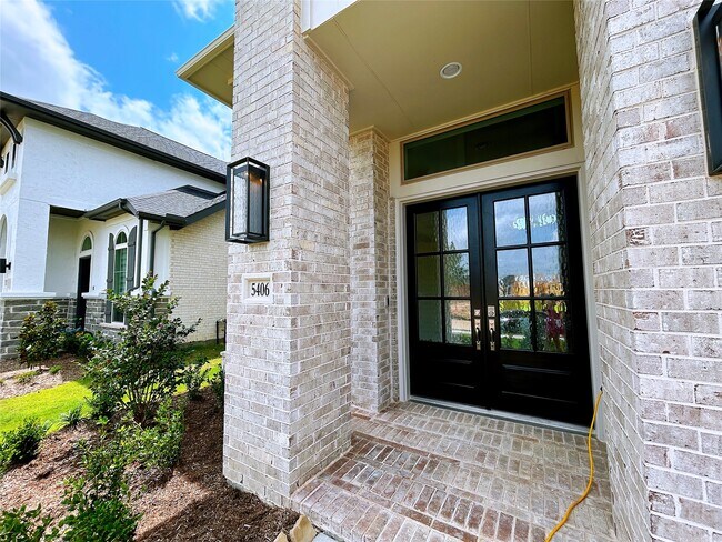 Foto del edificio - 5406 Holly Holw Ln