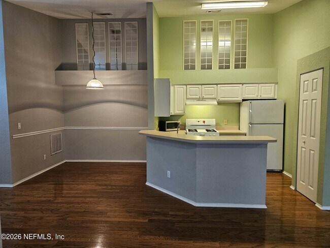 Building Photo - 13810 Sutton Park Dr N