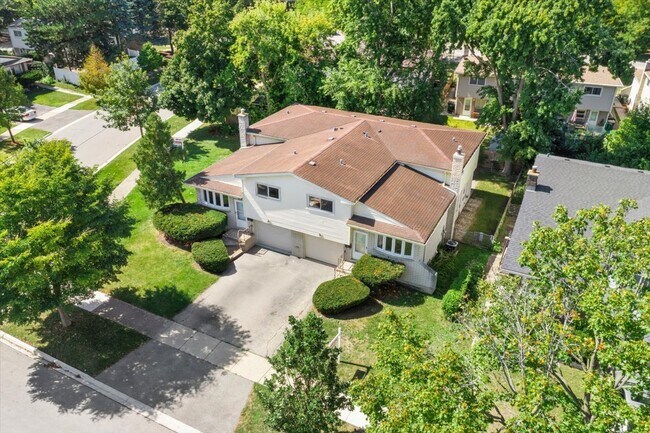 Foto del edificio - 1702 N Drury Ln