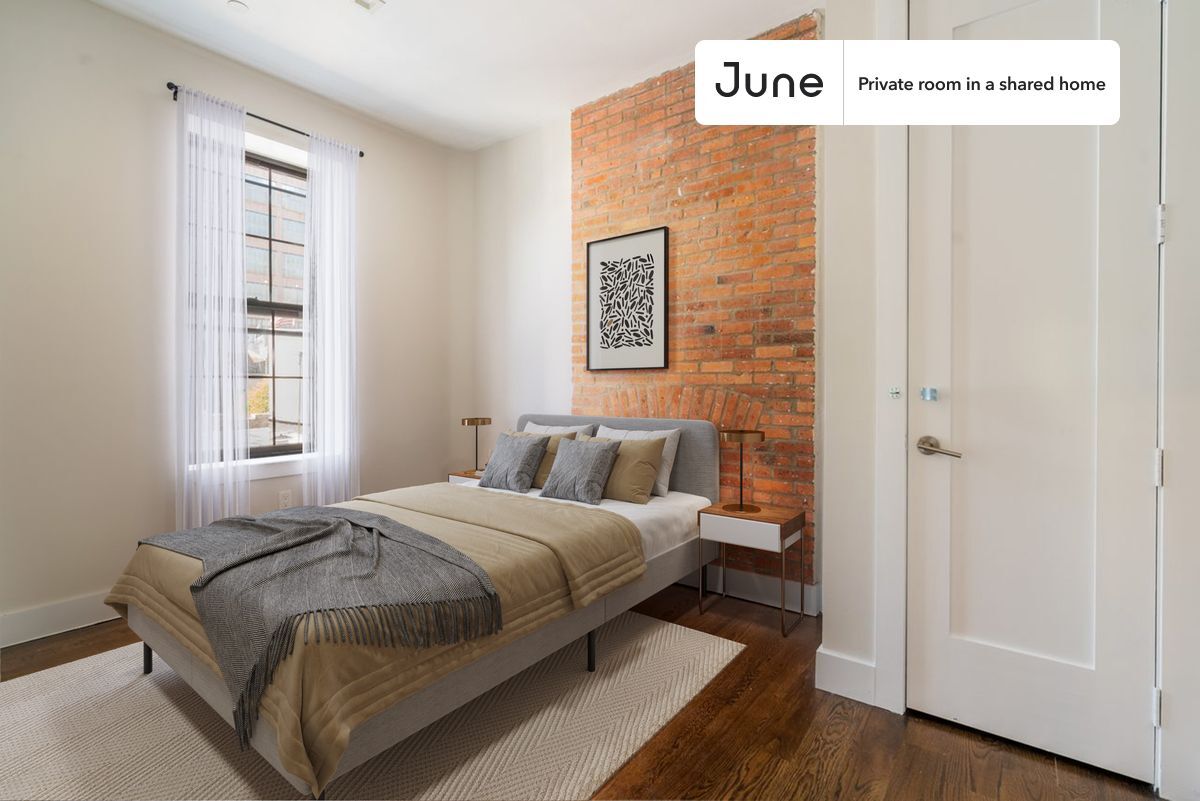 Primary Photo - Private bedroom in 4 bed/2 bath Home