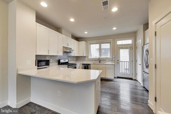 Foto del edificio - 16616 Crabbs Branch Way