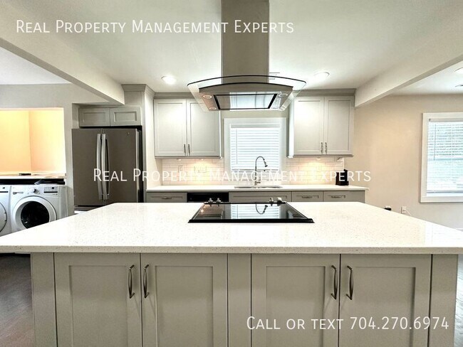 Foto del edificio - 1434 Orvis St