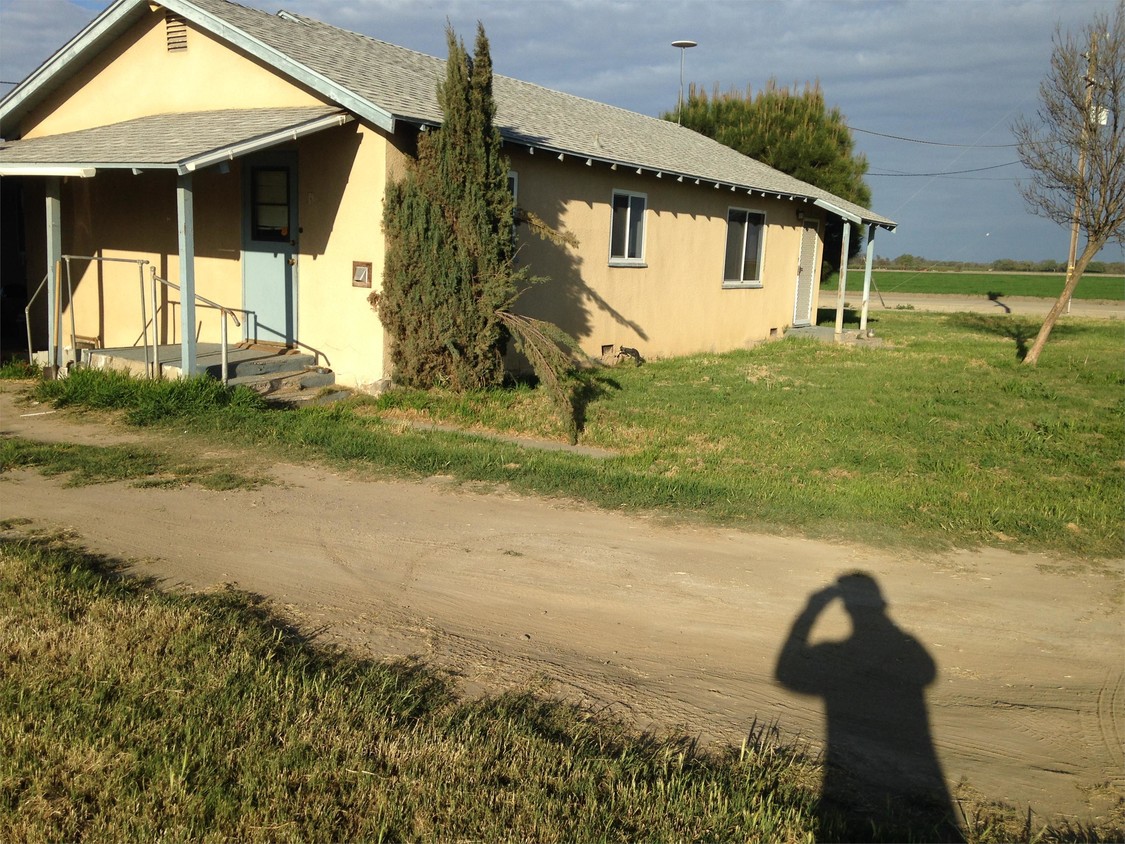 Primary Photo - 23250 Lacey Blvd