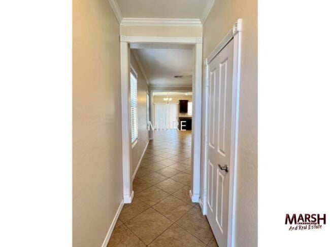Building Photo - Nice 3 bedroom home in Chandler in a gated community!