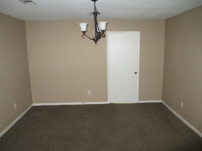 Building Photo - 15823 Chimney Rock Rd