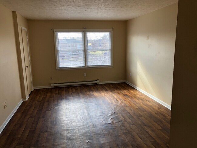 Building Photo - 218 Curry Ct