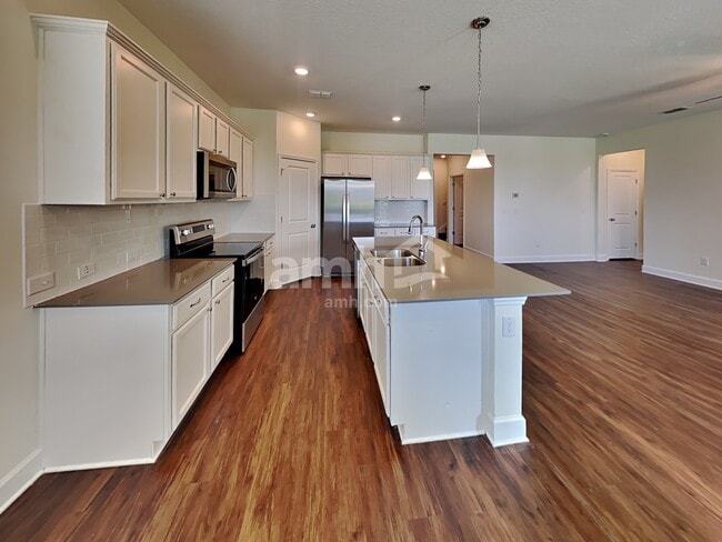 Building Photo - 33860 Night Lily Dr