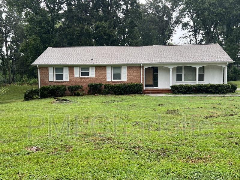 Foto principal - 7112 Whitside Ln