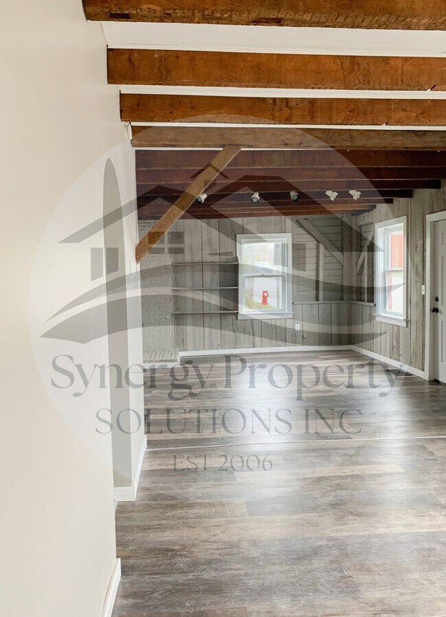 Foto del edificio - Main St E 12