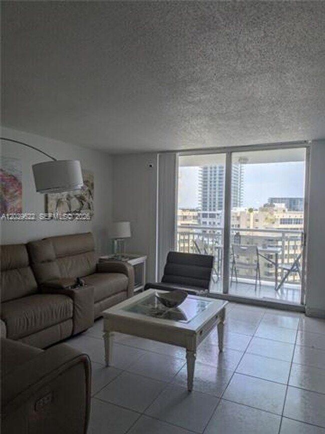 Building Photo - 1849 S Ocean Dr