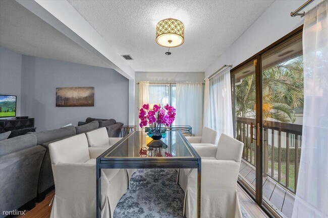 Foto del edificio - 2 br, 2 bath House - 1102 Duncan Cir Apt 202