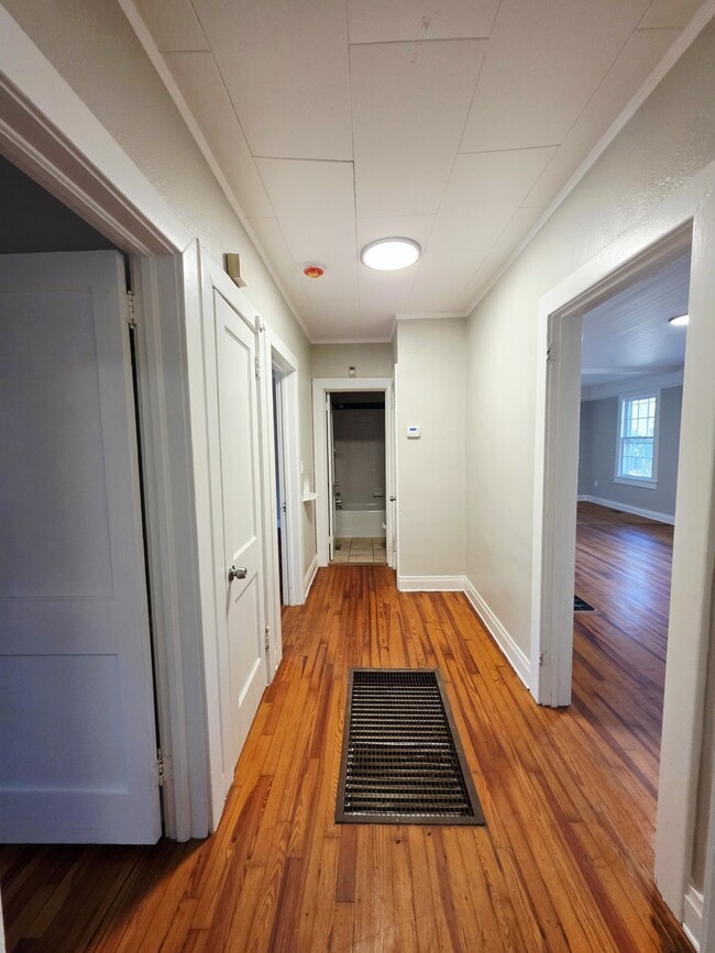 Foto del edificio - 205 E North St