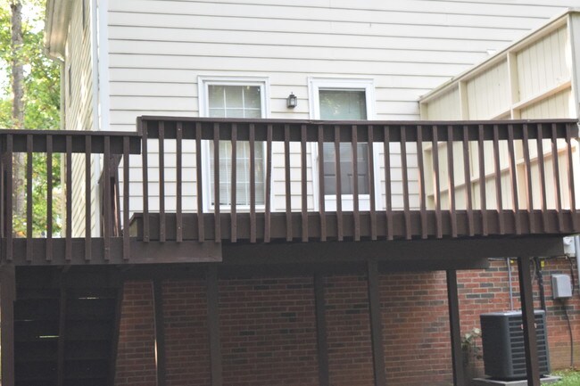 Deck - 418 Kingsley Dr
