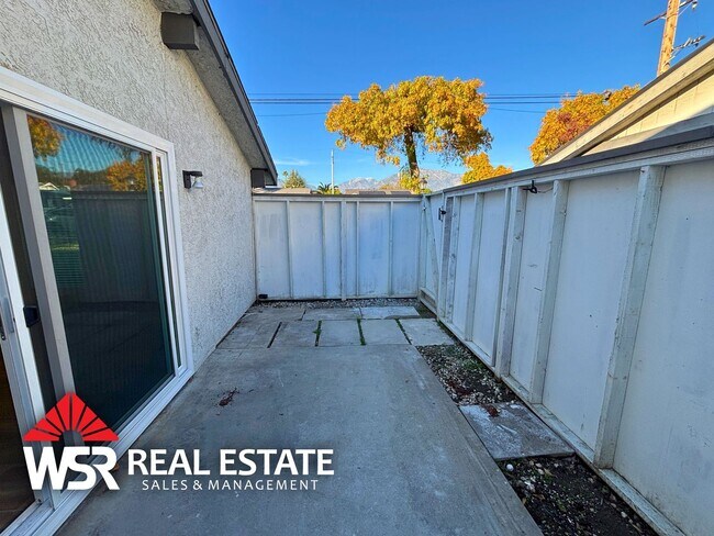 Foto del edificio - Charming upgraded condo in Upland!