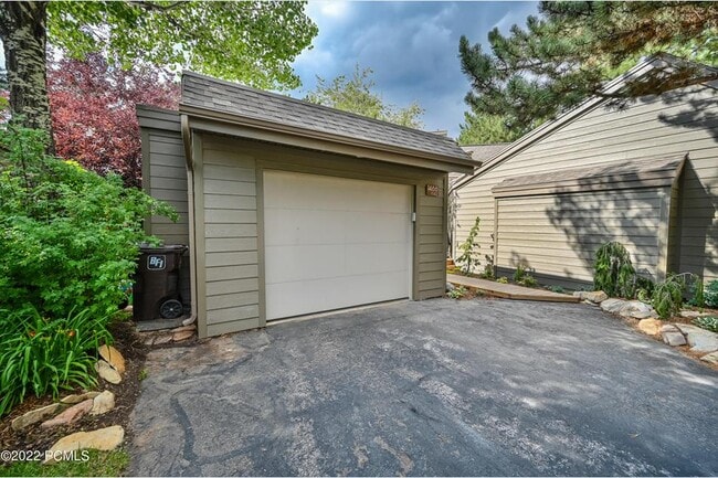 Building Photo - 1466 Silver Meadows Dr