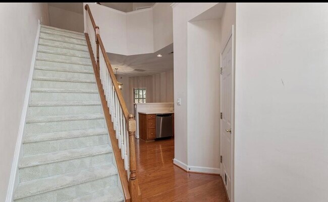 Building Photo - 8023 Thrush Ridge Ln