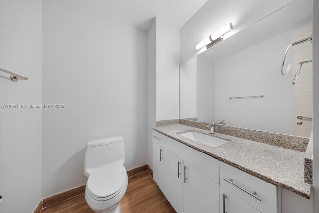 Foto del edificio - 3265 Bird Ave