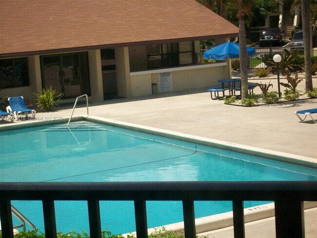 Foto del edificio - 5494 Courtyard Dr