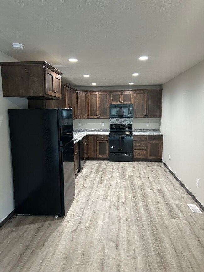 Foto del edificio - 1814 N Oberg Cir