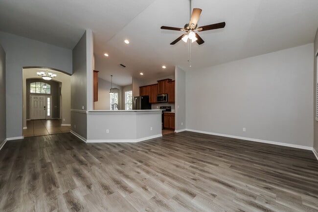 Building Photo - 8610 Sandy Plains Dr