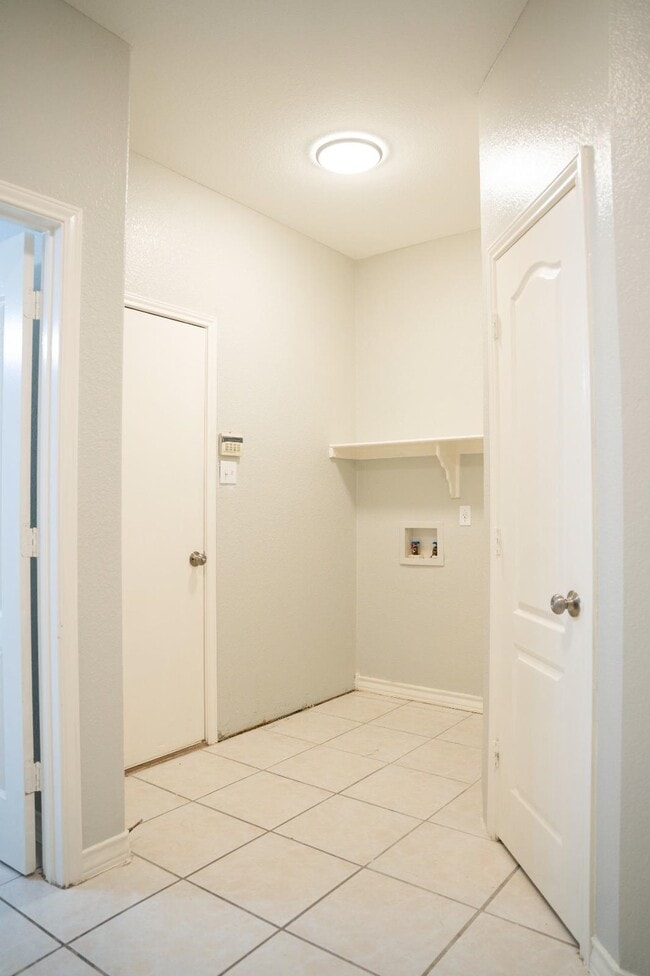 Foto del edificio - 8801 Justice Dr