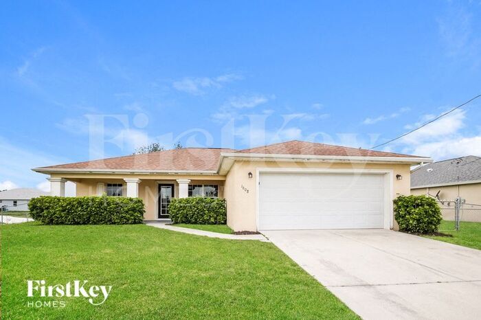 Foto principal - 1608 Hazel Ave S